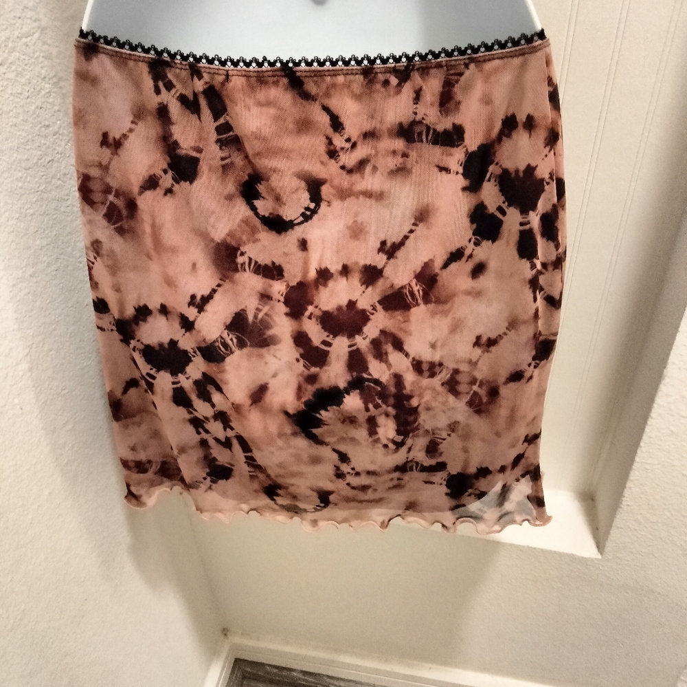 Pretty Little Thing Mini Skirt - Picture 2 of 4